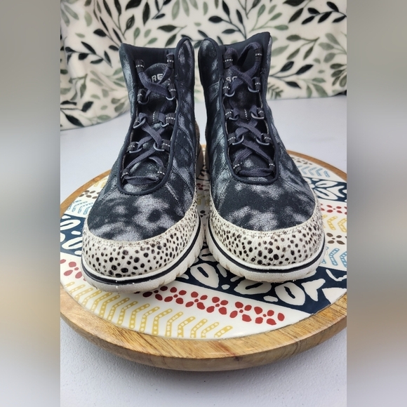 Sorel Polka Dot‎ Cuir Hair Ankle  Boots Women’s 11M - Picture 3 of 8